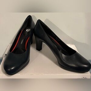 Rockport Total Motion Trutech Round Toe Women’s Pump Heels size 7.5